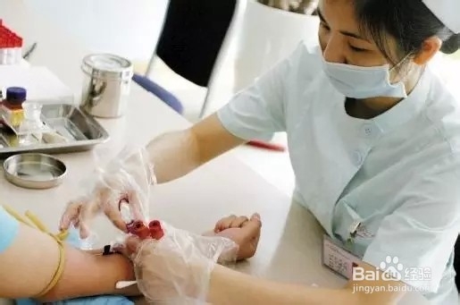 一条热毛巾作用竟然这么大,治落枕、防耳聋……