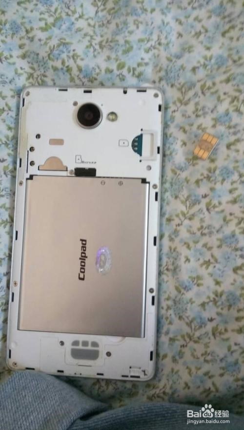 酷派手机8730l怎么放手机卡