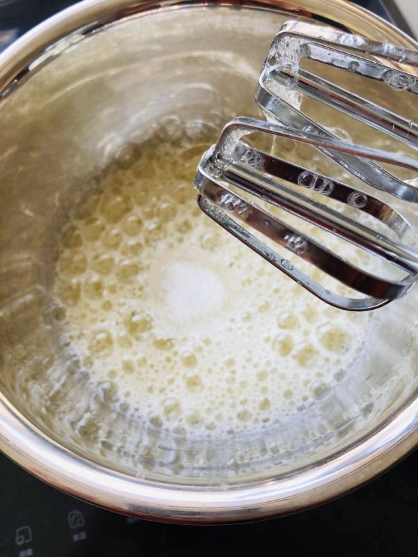 八寸中空戚风蛋糕