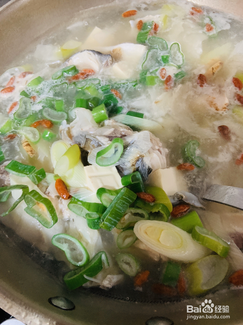 每日美食-鱼头豆腐汤的做法
