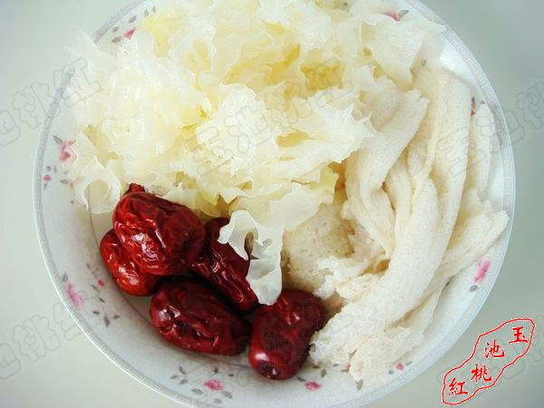 竹荪红枣银耳汤