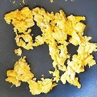 简单快手的家常菜:胡萝卜木耳炒鸡蛋