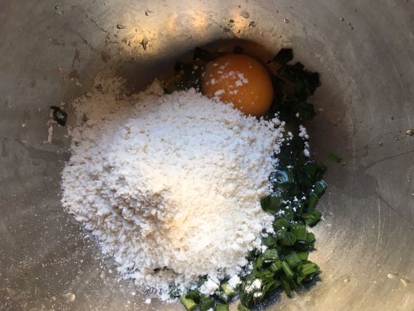 酸辣韭菜面片汤