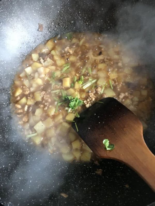 土豆香菇酱捞面