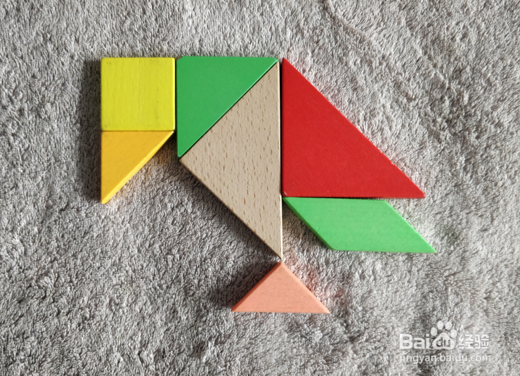 非洲草原上低头的鸟儿用七巧板怎么拼？