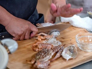 秋蟹琉璃蒸蛋怎么做？