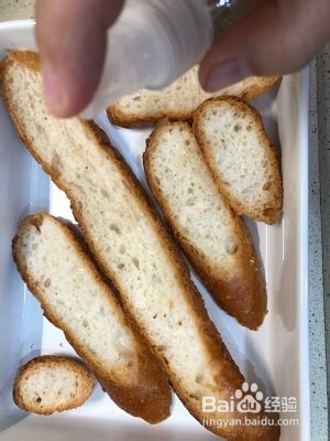 怎么做橄榄油鲜蒜百里香法棍片