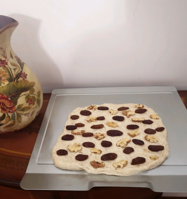 葡萄干核桃仁面包