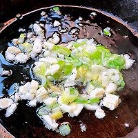 五花肉辣白菜炒土豆片攻略