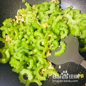 怎么样做出美味的瓜炒咸鸭蛋