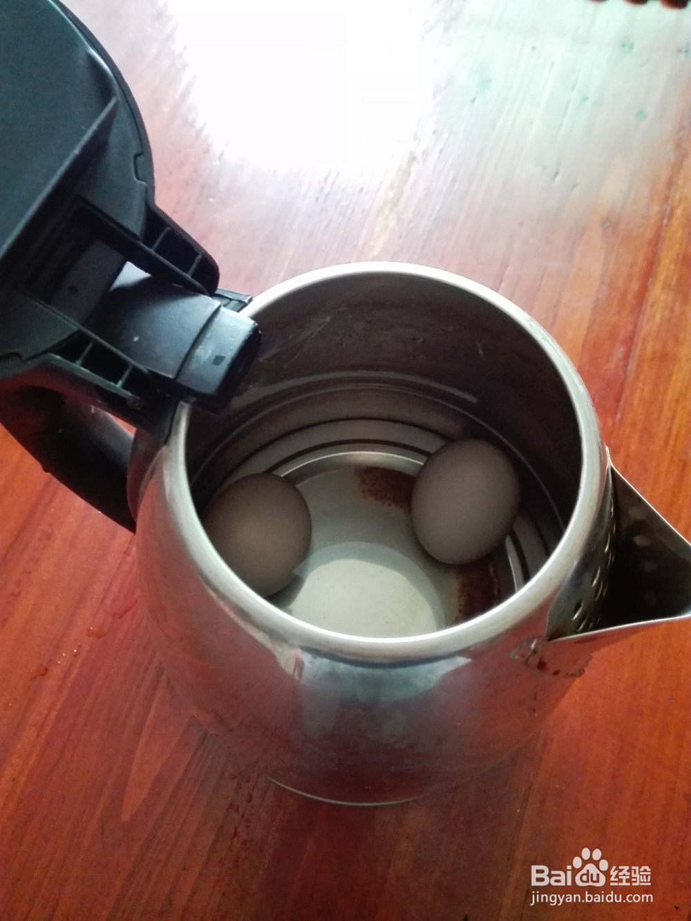 电热壶省事煮鸡蛋