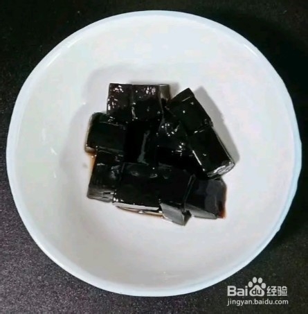 制作好喝的水果仙草西米露