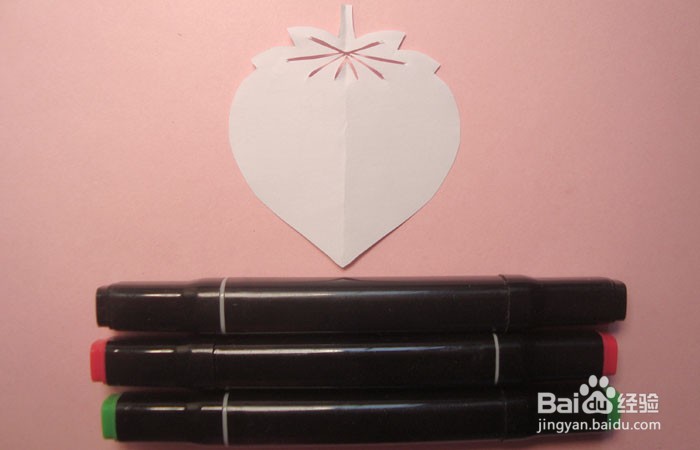 手工剪纸草莓图形怎么剪