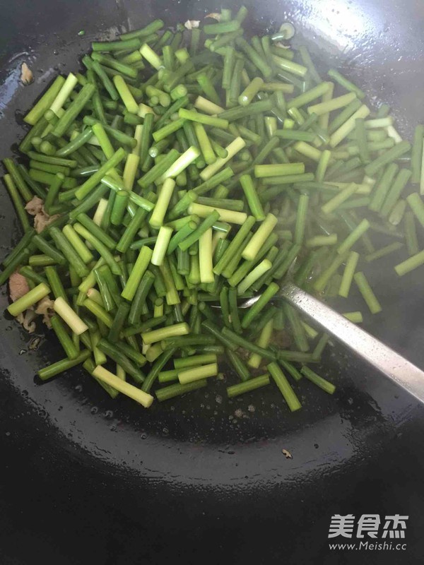 肉炒蒜薹的做法