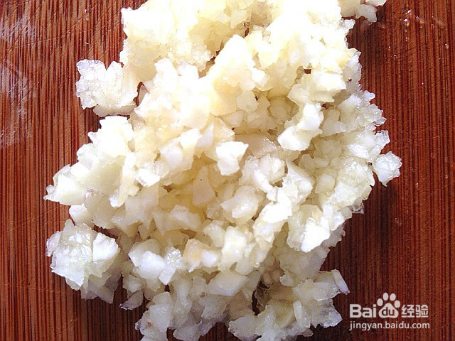 怎样制作夏日清爽凉菜———香拌黑木耳