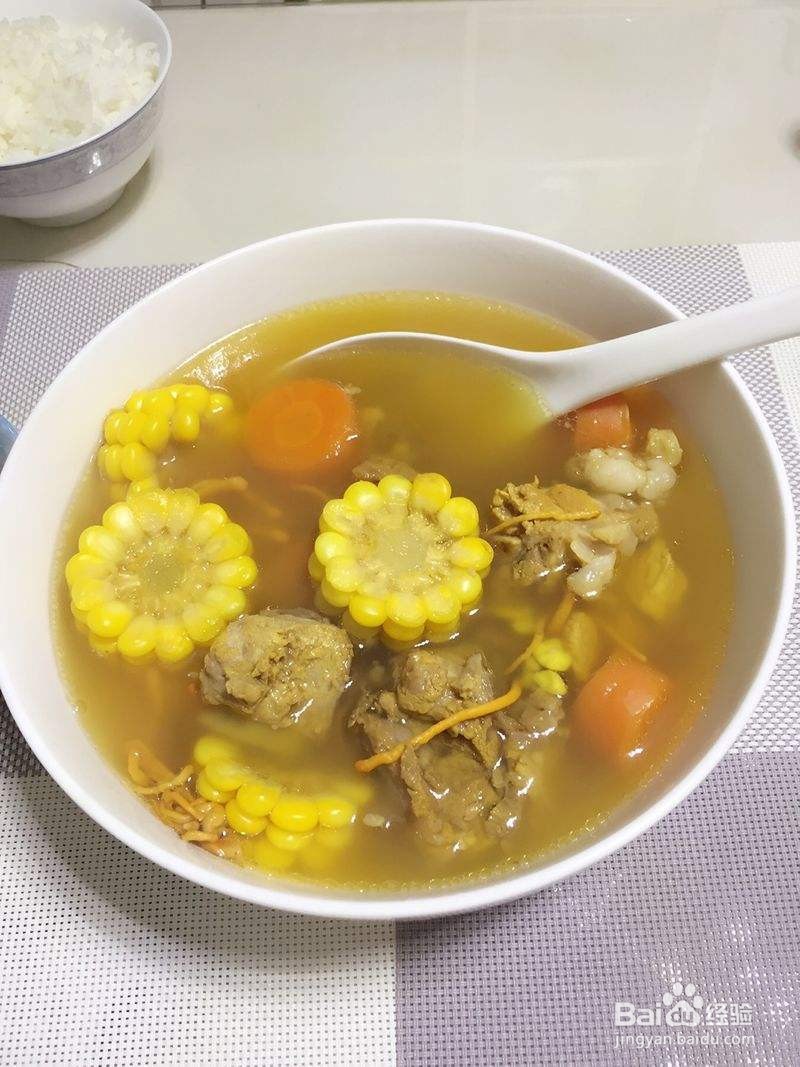 虫草玉米排骨汤怎么做？