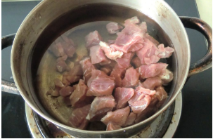 红焖砂锅牛肉