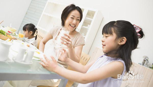 “空腹喝牛奶不好”到底有没有科学依据？