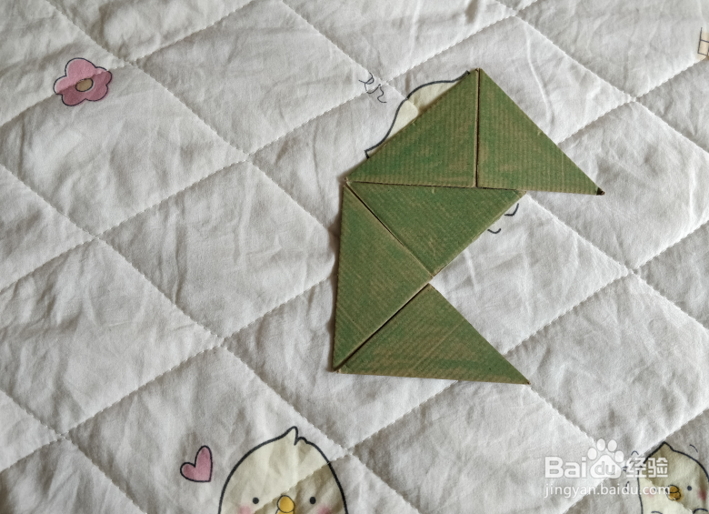 用九巧板怎么拼一个跑步玩耍的小朋友呢？