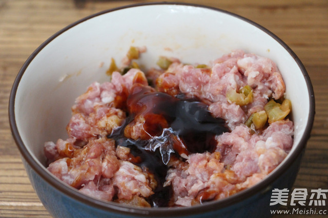 榨菜蒸肉饼的做法