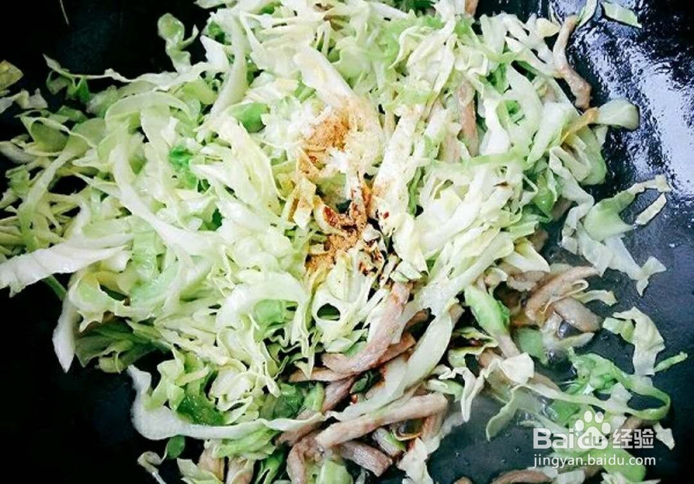 如何自制美味炒饼丝!秒杀路边摊。