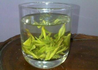 如何低费用去除冰箱异味？