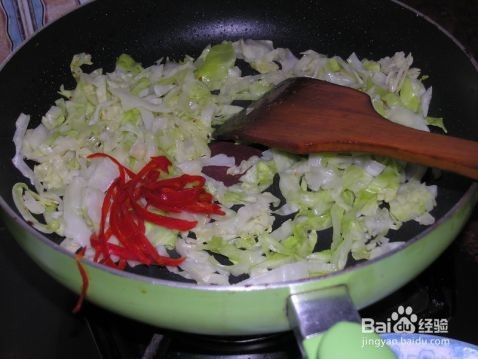 乌鸡肉炒包菜的做法