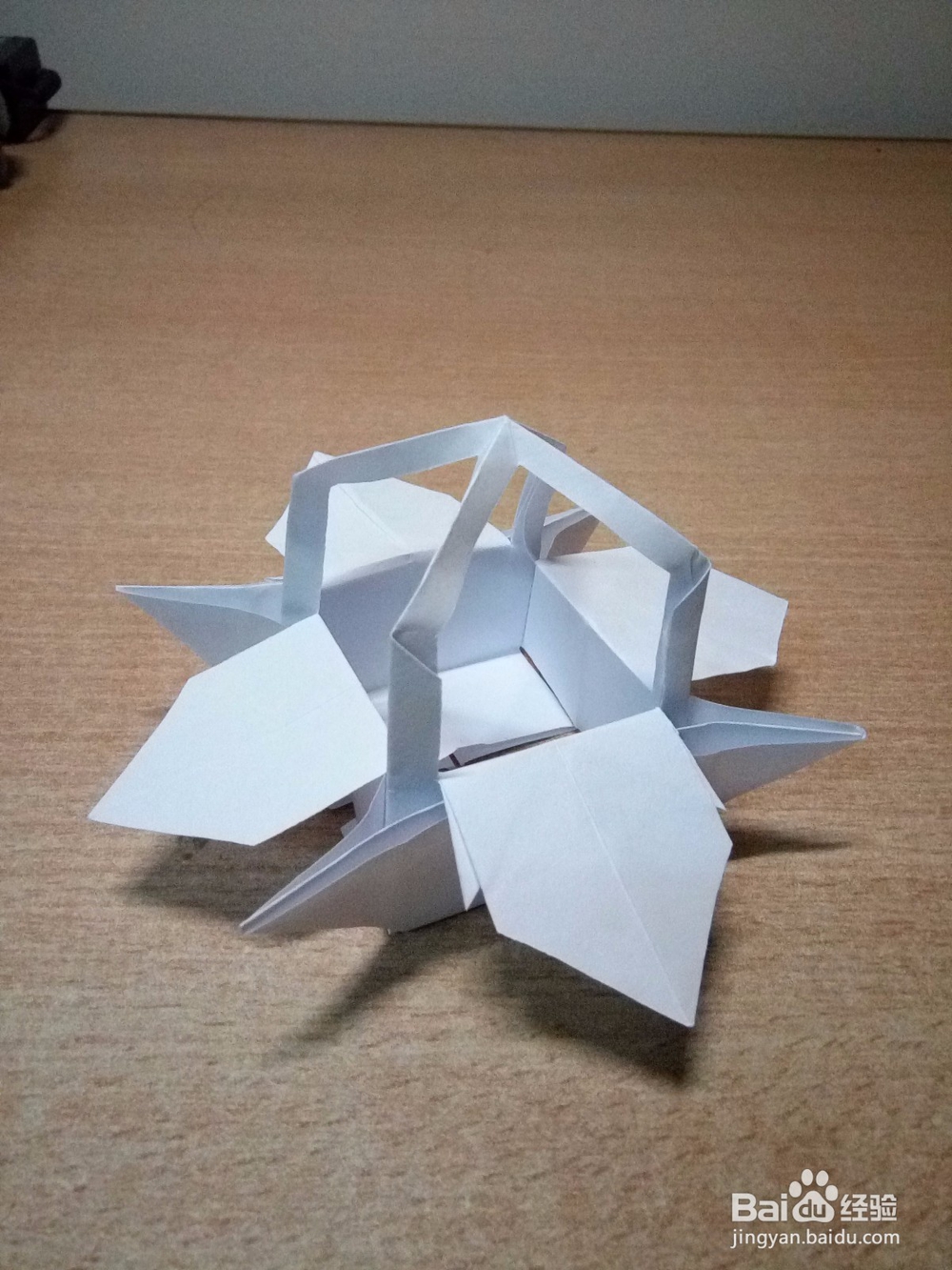 手工纸质小花篮