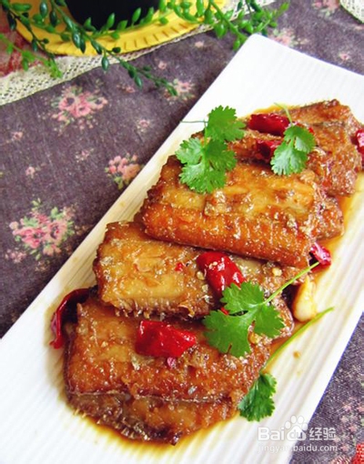 香辣红烧带鱼