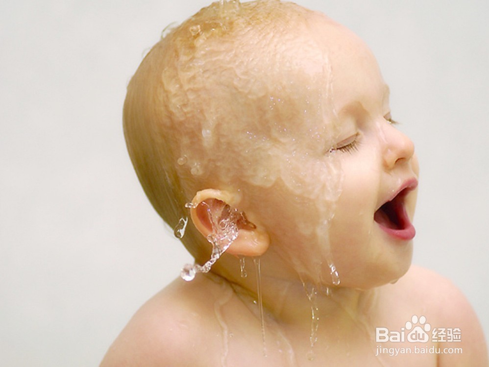 <b>【婴儿爽身粉】宝宝洗澡问题解决办法</b>