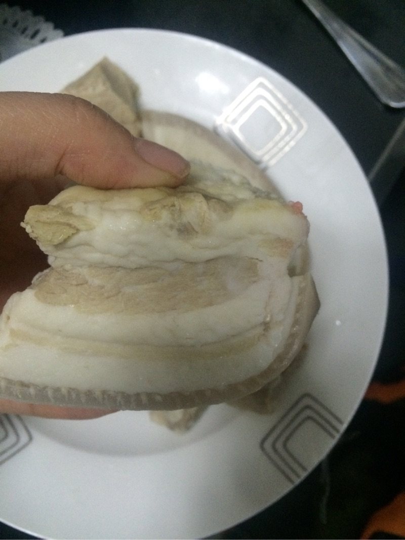 你绝对没吃过的农家美食，农家汆白肉（猪肉炖酸菜）