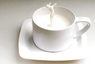 存放鲜奶的方法