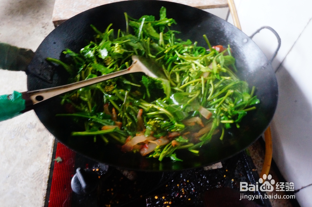 新手易做的菜苔炒腊肉