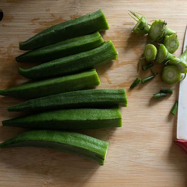 青花椒盐风味三文鱼蔬菜沙拉空气炸