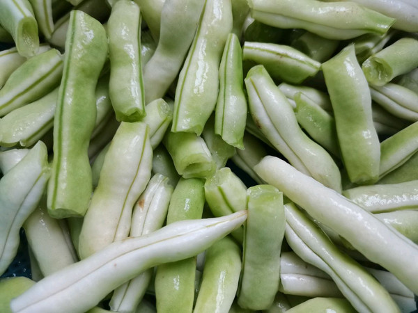 家常菜懒人饭豆角烧排骨