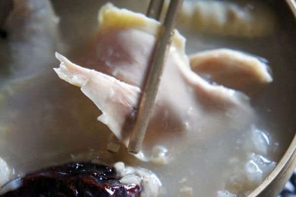 寒冬里的温暖 — 韩式参鸡汤