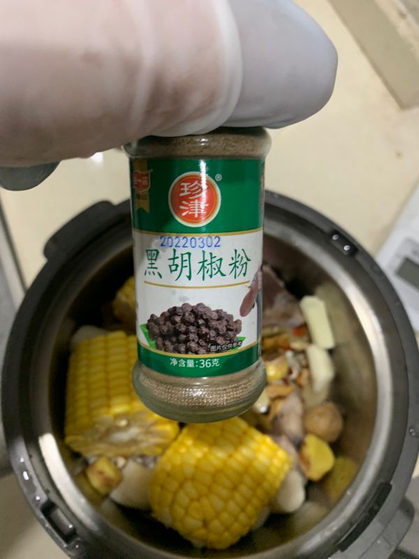 鲍鱼花菇玉竹煲排骨