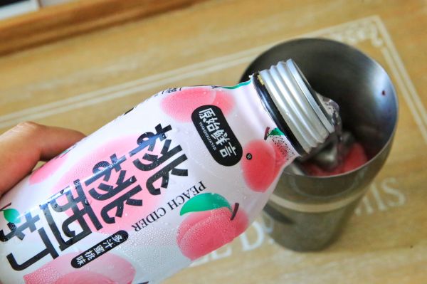 蜜桃车厘子气泡水