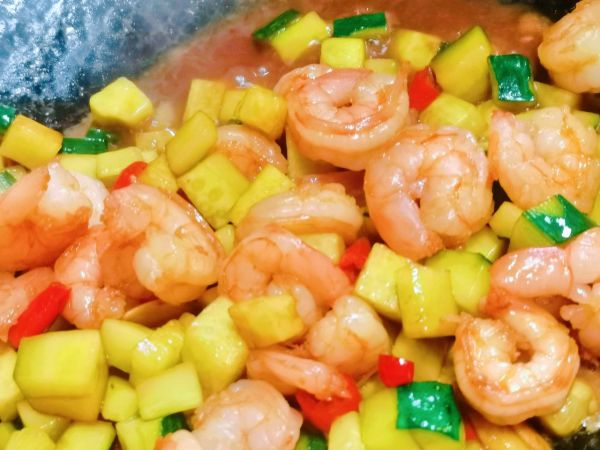 家常黄瓜炒鸡蛋