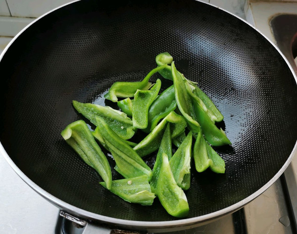 捞汁干丝虎皮椒