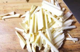 酸菜冬笋炒肉丝制作的步骤