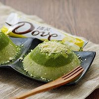 贡茶店里甜品大师的代表作——白巧抹茶布丁