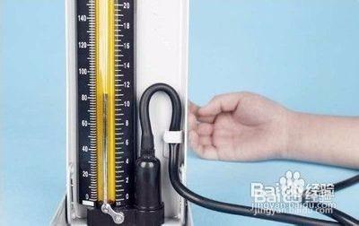 如何使用台式血压计测量血压