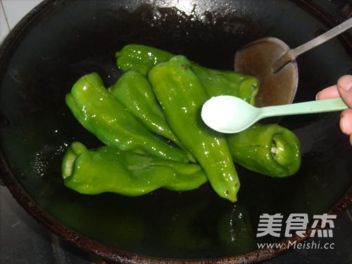 沙拉虎皮椒的做法