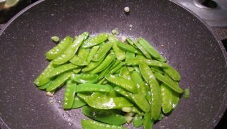 砂煲腊肠糯米饭制作的步骤