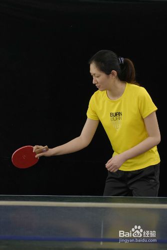 怎样利用正手弧圈球突破对方防线