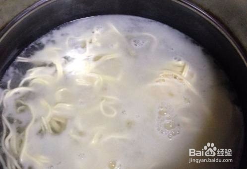 年味之还原老味道葱油拌面怎么做?