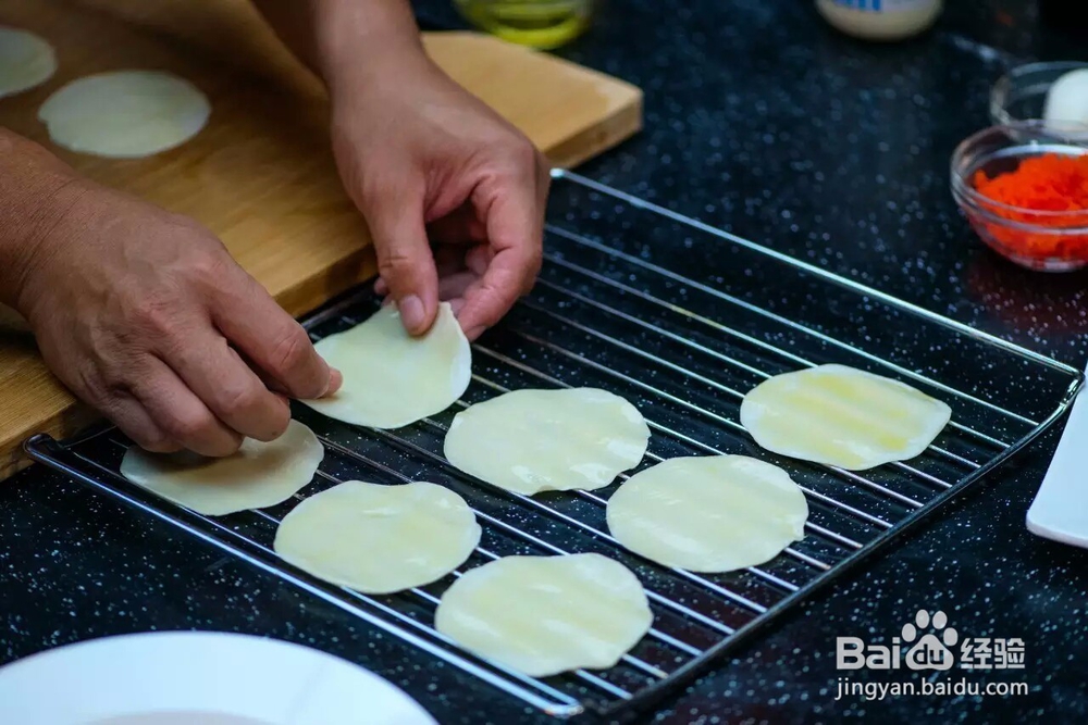 你一定不知道饺子皮还可以这样做!!饺子皮披萨