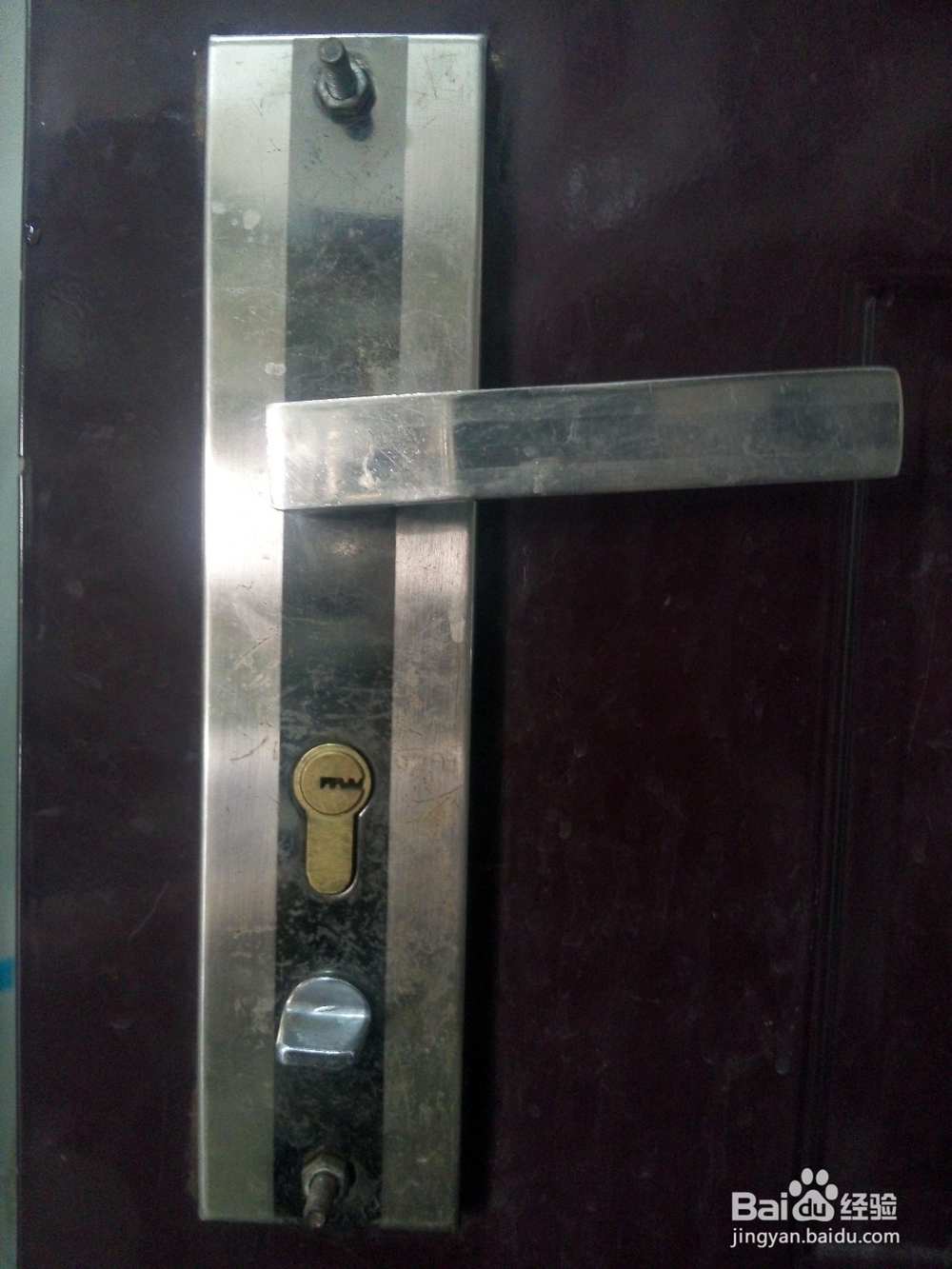 如何解决防盗门锁钥匙难插进去