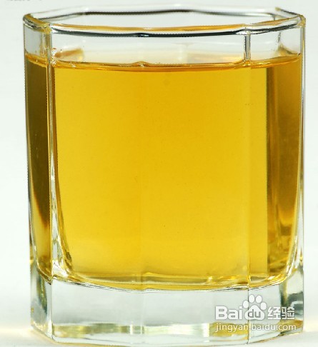 晨起一杯淡盐水,有利还是有弊?